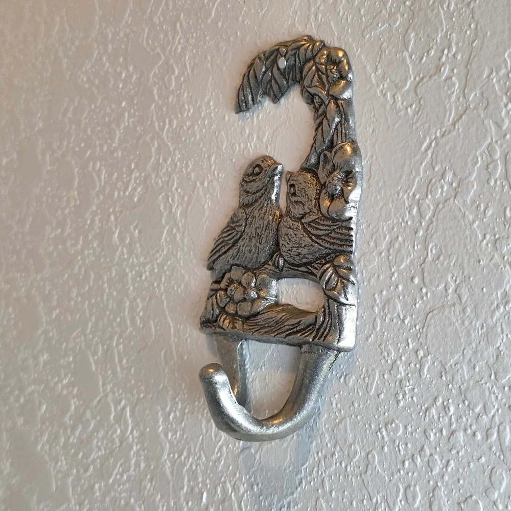 Hallmark Vintage Cast Metal Love Birds Wall Hook Silver Tone Nature Decor